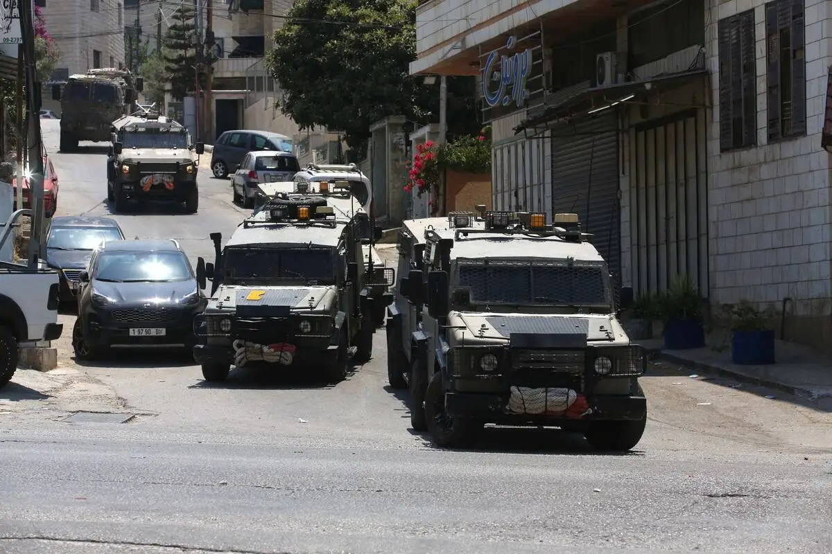 Tropas israelenses entram em Nablus, na Cisjordânia, em 19 de agosto de 2024. [Nedal Eshtayah / Agência Anadolu]