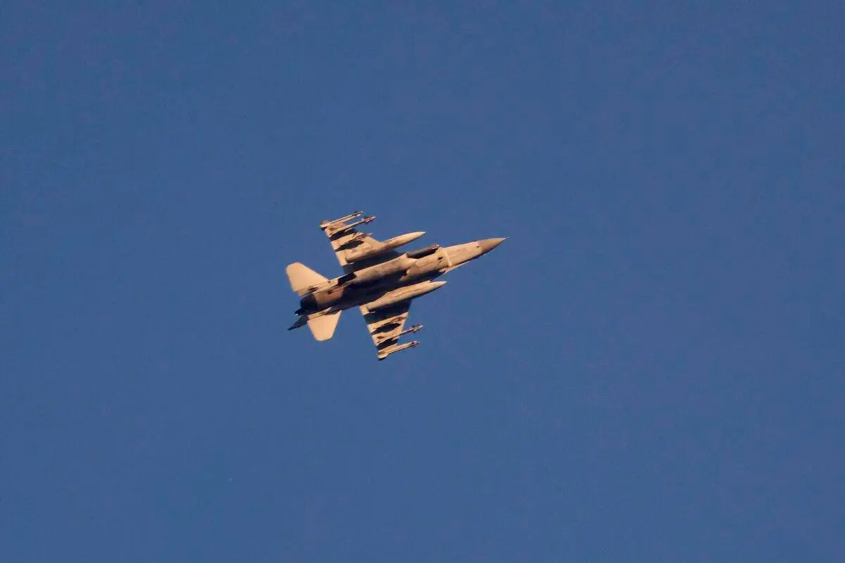 Um caça da Força Aérea Israelense voando para interceptar uma aeronave lançada do Líbano em 25 de agosto de 2024 [Jalaa Marey/AFP via Getty Images]
