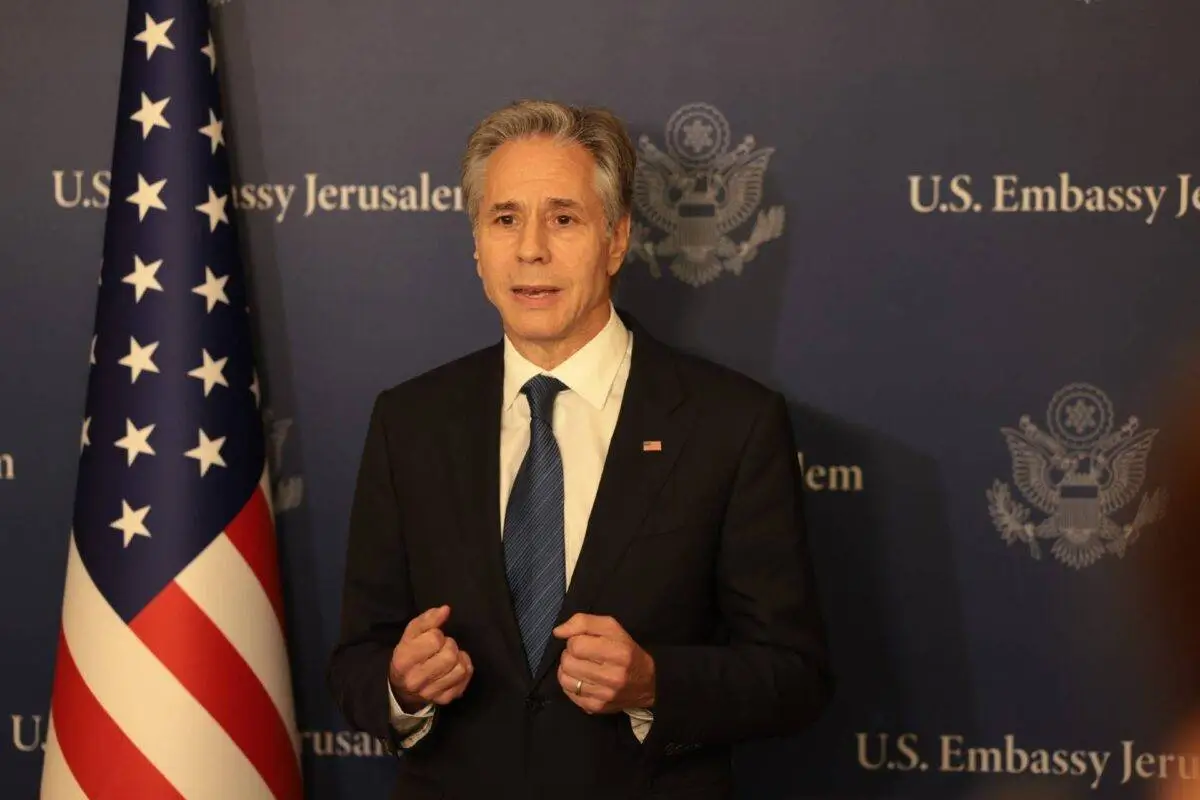 O Secretário de Estado dos EUA, Antony Blinken, fala durante uma coletiva de imprensa em Tel Aviv, Israel, em 19 de agosto de 2024 [Chuck Kennedy/Departamento de Estado/Agência Anadolu]
