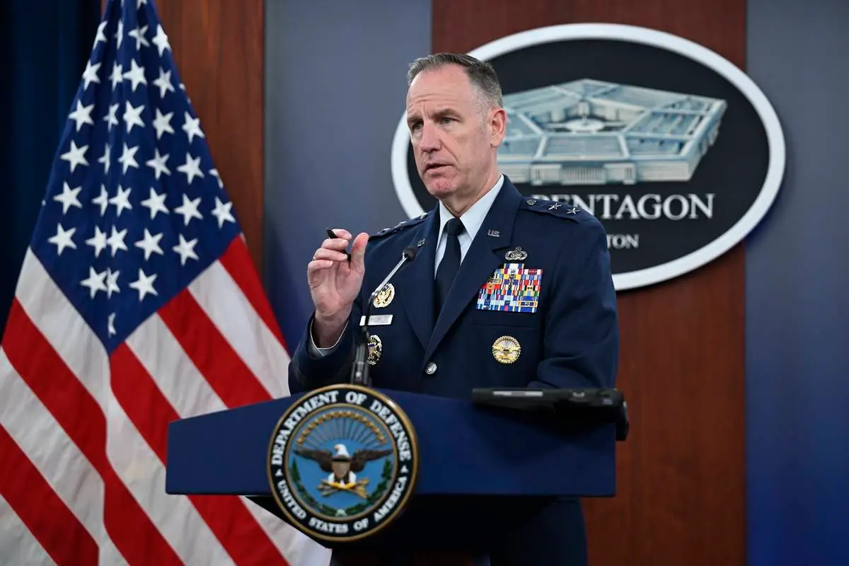 O porta-voz do Departamento de Defesa dos EUA, Brigadeiro-General da Força Aérea Patrick Ryder, dá uma entrevista coletiva no Pentágono em Washington D.C., Estados Unidos em 27 de agosto de 2024 [Celal Güneş/  Agência Anadolu]
