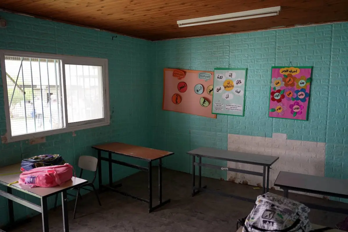 Vista da Escola Primária Árabe Keabine, que foi atacada por colonos israelenses ilegais em Jericó, Cisjordânia, em 17 de setembro de 2024. [Ameer Abed Rabbo - Agência Anadolu].
