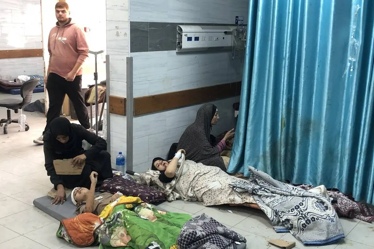 Hospital Kamal Adwan após ataques de Israel, no norte de Gaza, em 27 de outubro de 2024 [Khalil Ramzi Alkahlut/Agência Anadolu]