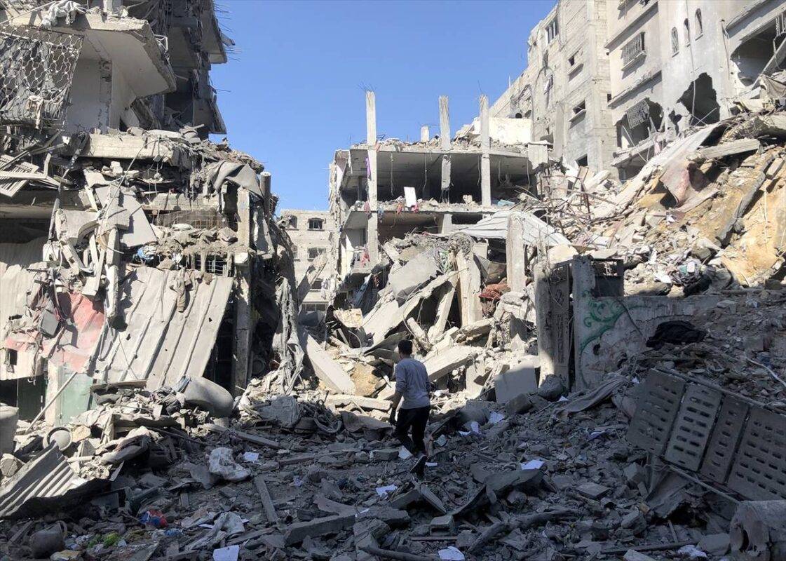 Destruição em Beit Lahia, norte de Gaza, em 29 de outubro de 2024 [Khalil Ramzi Alkahlut/Agência Anadolu]