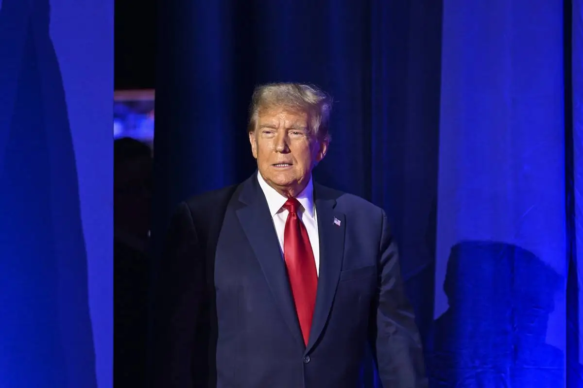 O ex-presidente dos Estados Unidos, Donald Trump, faz um discurso ao participar da Conferência de Ação Política Conservadora (CPAC) de 2024 no Gaylord National Resort and Convention Center em National Harbor, Maryland, Estados Unidos, em 24 de fevereiro de 2024 [Celal Güneş/ Anadolu Agency].
