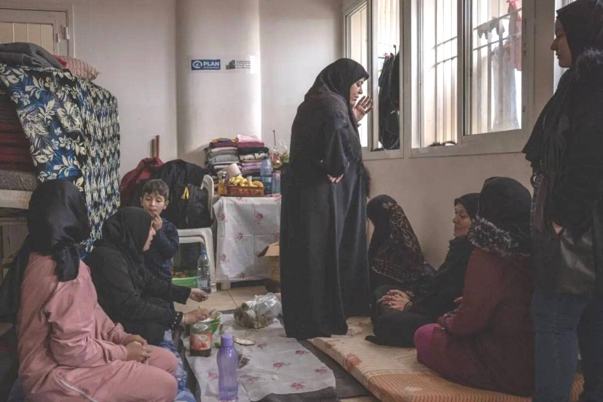 Mulheres deslocadas em uma escola de Baalbek, no Líbano, em 2 de novembro de 2024 [Ed Ram/Getty Images]
