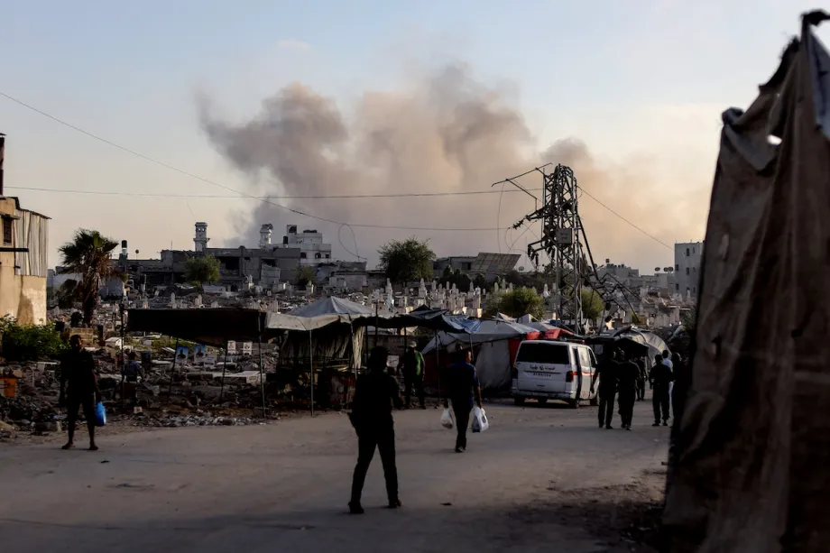Ataques israelenses a escola das Nações Unidas no bairro de Zaytoun, na Cidade de Gaza, em 21 de agosto de 2025 [Khames Alrefi/Agência Anadolu]