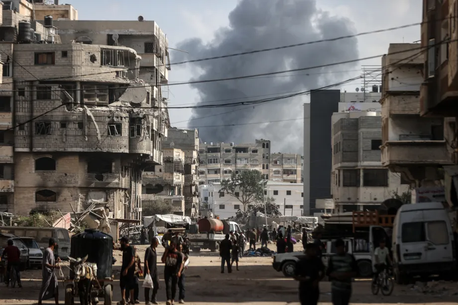 Ataques israelenses a prédios residenciais da Cidade de Gaza, em 29 de setembro de 2025 [Ali Jadallah/Agência Anadolu]