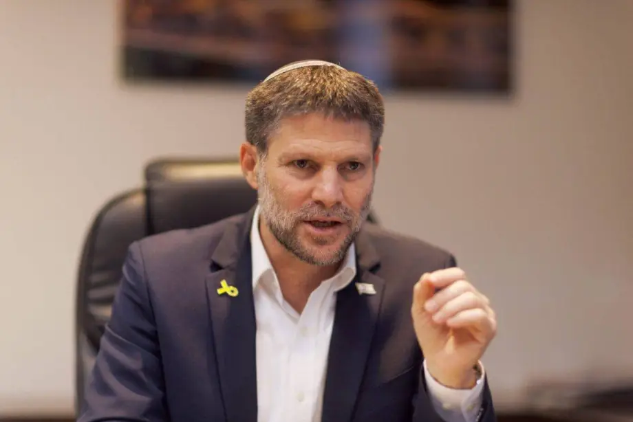 Ministro das Finanças de Israel, Bezalel Smotrich, em Tel Aviv, 5 de dezembro de 2024 [Kobi Wolf/Bloomberg via Getty Images]
