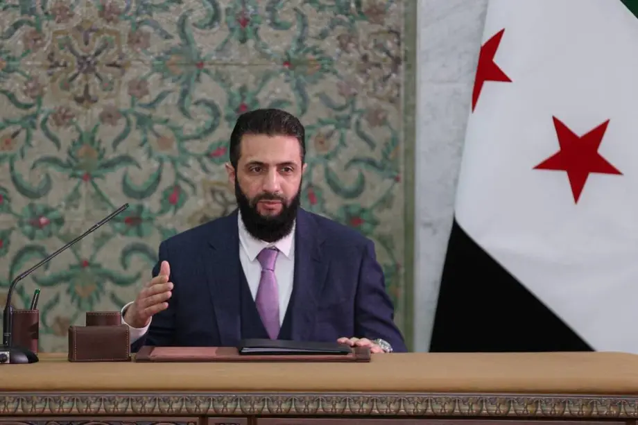 O presidente sírio, Ahmed al-Sharaa, discursa na capital Damasco, Síria, em 13 de março de 2025 [İzettin Kasım/ Anadolu Agency]