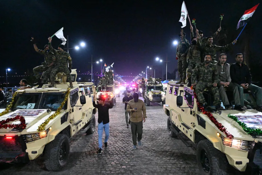 Iraques saem às ruas para celebrar o 8º aniversário da derrota militar do grupo terrorista Daesh/ISIS em Basra, Iraque, em 10 de dezembro de 2025. [Haidar Mohammed Ali – Agência Anadolu]