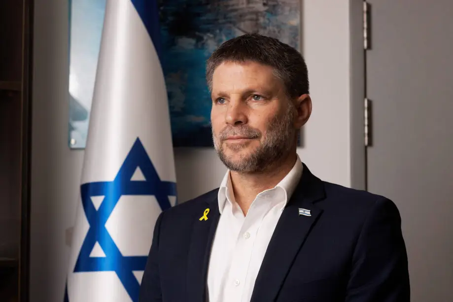 Bezalel Smotrich, ministro das Finanças de Israel, durante uma entrevista em Tel Aviv, Israel, em 5 de dezembro de 2024 [Kobi Wolf/Bloomberg via Getty Images]