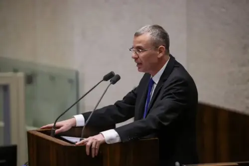 Ministro da Justiça israelense, Yariv Levin, durante votação no Knesset, em Jerusalém ocupada, em 24 de julho de 2023 [Noam Moskowitz/Agência Anadolu]