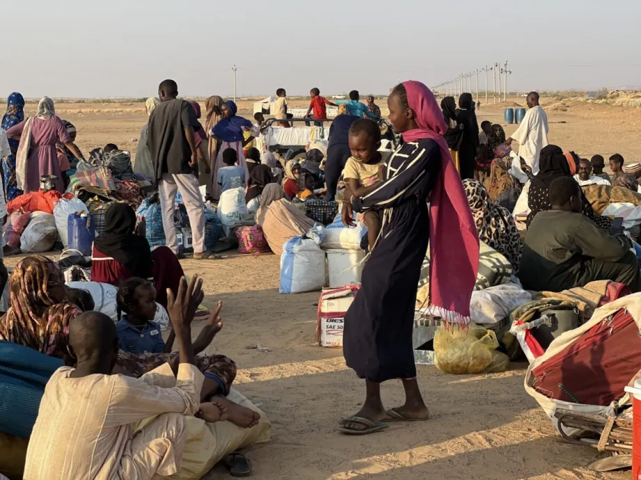 Refugiados sudaneses em al-Dabbah, em 9 de novembro de 2025 [Stringer/Agência Anadolu]