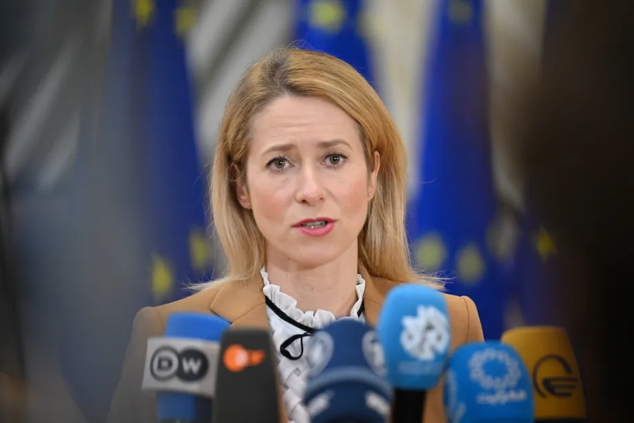Kaja Kallas, chefe de política externa da União Europeia, em Bruxelas, na Bélgica, em 1º de dezembro de 2025 [Dursun Aydemir/Agência Anadolu]