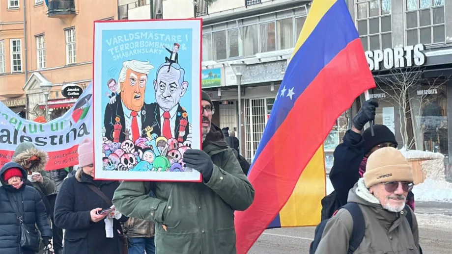 Protesto contra os ataques dos EUA à Venezuela e o genocídio de Israel em Gaza, em Estocolmo, na Suécia, em 10 de janeiro de 2026 [Atila Altuntas/Agência Anadolu]
