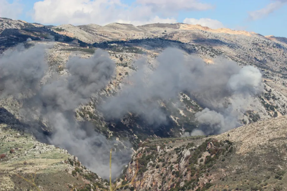 Ataques israelenses em Hasbaya, no Líbano, apesar de cessar-fogo, em 19 de janeiro de 2026 [Stringer/Agência Anadolu]