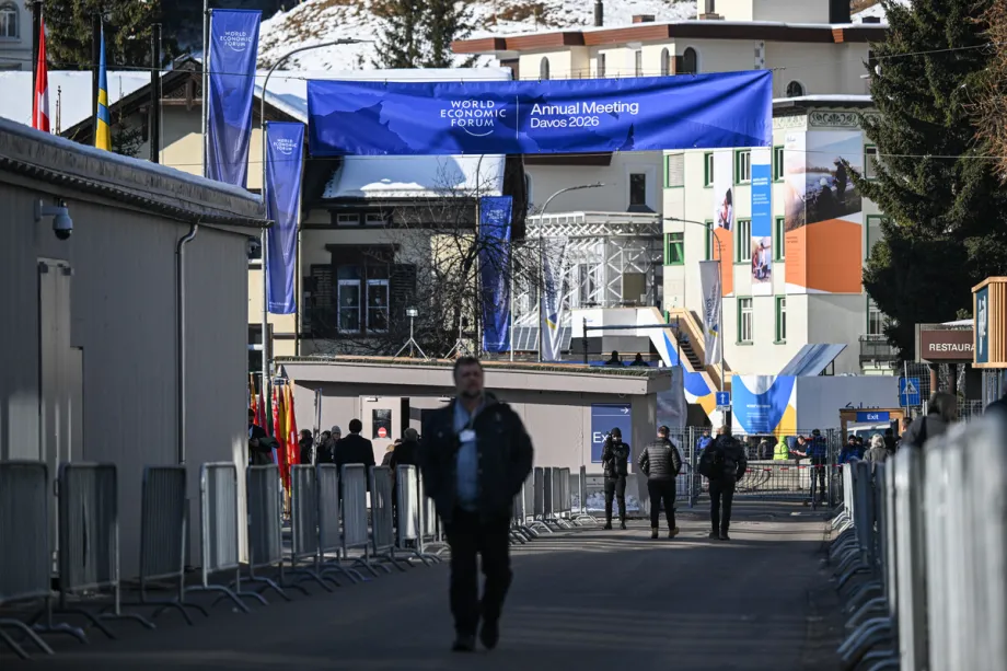 Fórum Econômico Mundial em Davos, na Suíça, em 19 de janeiro de 2026 [Harun Özalp/Agência Anadolu]