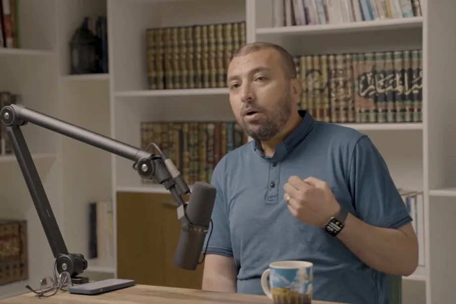 Escritor palestino Sari Orabi [@sariorabi/Reprodução/X]