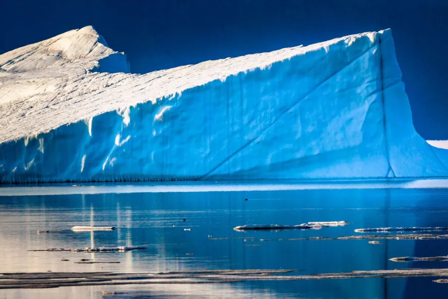 Icebergs perto da Baía de Baffin, em Pituffik, na Groenlândia, em 15 de julho de 2022 [Kerem Yucel/AFP/Getty Images]