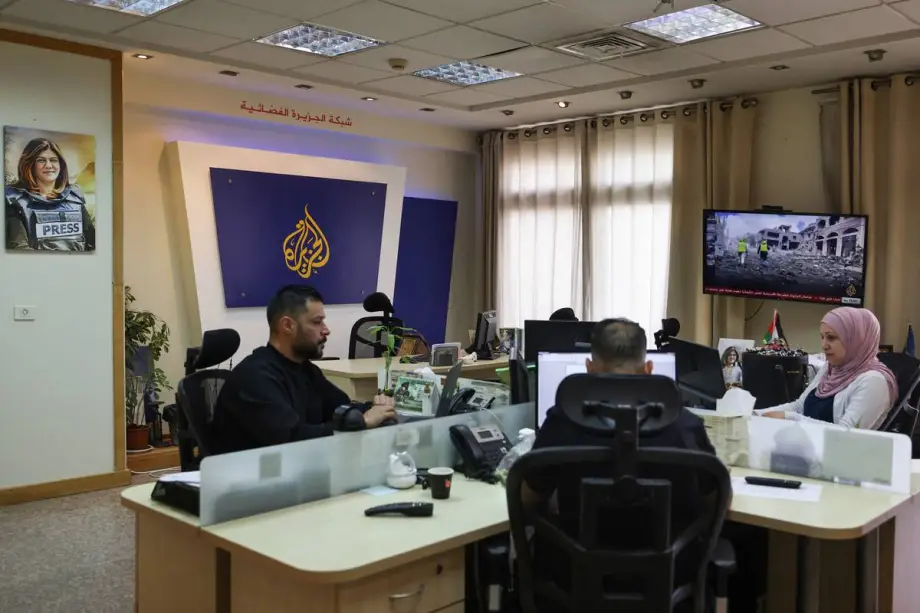 Danos causados por ataques israelenses em Burj el-Shamali, em Tiro, no Líbano, em 26 de janeiro de 2026 [Mohamad Zanaty/Agência Anadolu]