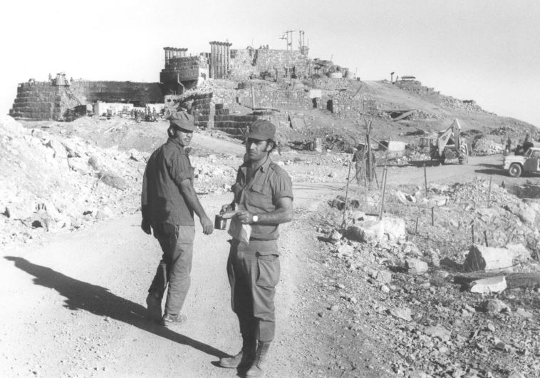 Soldados israelenses durante operação no Monte Hermon, na Síria, em outubro de 1973 [Exército de Israel/Reprodução/Wikimedia]
