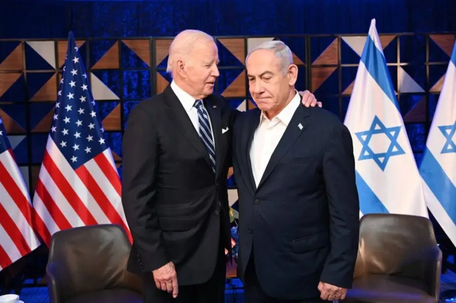 O presidente dos EUA, Joe Biden (E), e o primeiro-ministro Benjamin Netanyahu (D) se encontram em Tel Aviv, Israel, em 18 de outubro de 2023. [GPO/ Divulgação/Anadolu Agency]