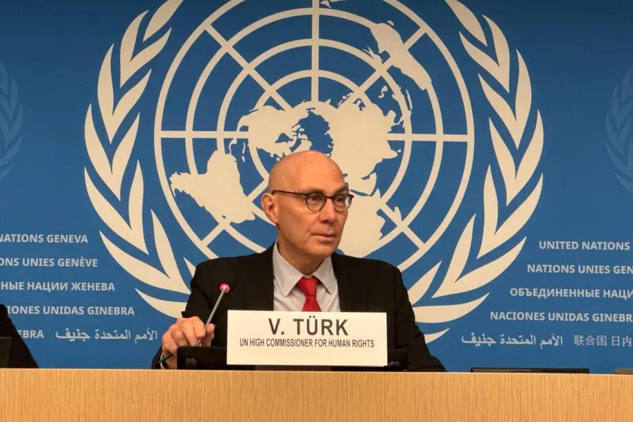 O Alto Comissário das Nações Unidas para os Direitos Humanos, Volker Turk, concede coletiva de imprensa em Genebra, Suíça, em 10 de dezembro de 2025. [Beyza Binnur Dönmez - Agência Anadolu]