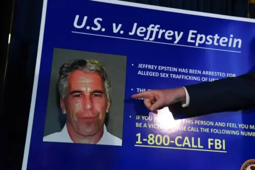 Sem esquecer as vítimas: Clube Epstein e crimes contra a humanidade