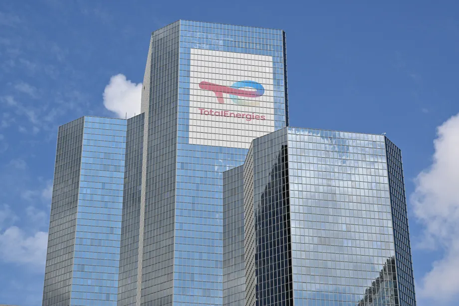 Sede da multinacional francesa TotalEnergies em Paris, em 13 de agosto de 2025 [Mustafa Yalçin/Agência Anadolu]