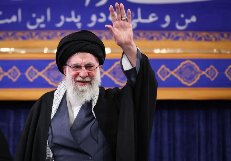 O Líder Supremo do Irã, Ali Khamenei, discursa em Teerã, Irã, em 3 de janeiro de 2026. [Gabinete de Imprensa do Líder Iraniano/ Agência Anadolu]