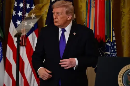 A explosão dentro da máquina de guerra de Trump: Joe Kent renuncia