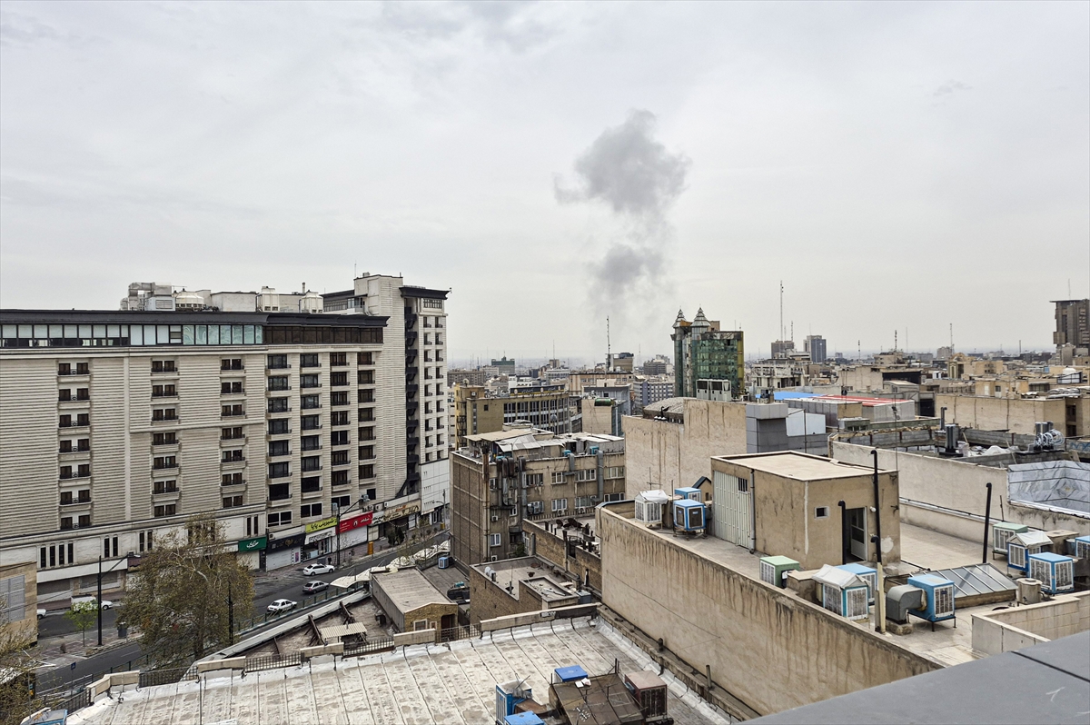 Israel e EUA atacam Teerã, no Irã, em 23 de março de 2026 [Tolga Akbaba/Agência Anadolu]