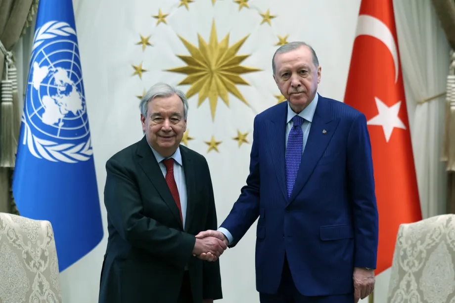 O presidente turco, Recep Tayyip Erdogan, se reúne com o secretário-geral das Nações Unidas (ONU), António Guterres, no Complexo Presidencial em Ancara, Turquia, em 12 de março de 2026. [Presidência da Turquia/ Murat Cetinmuhurdar – Agência Anadolu]