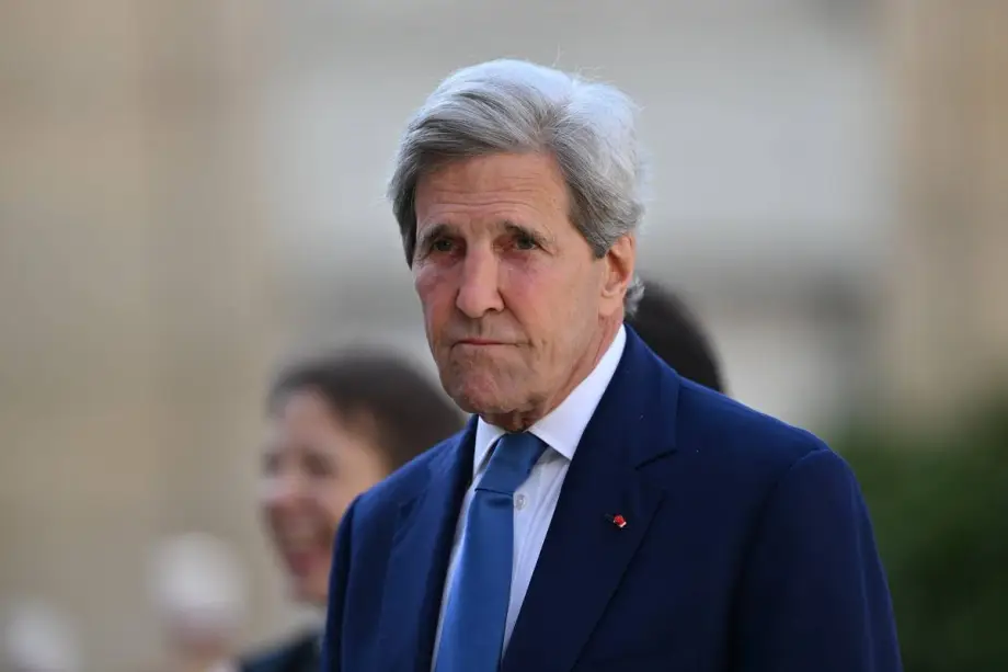 Ex-secretário de Estado dos EUA, John Kerry, em Paris, em 8 de junho de 2024 [Mustafa Yalçin/Agência Anadolu]
