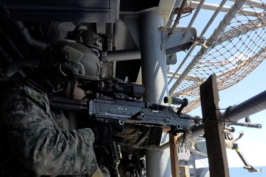 Os Estados Unidos anunciam que o navio de assalto anfíbio USS Tripoli, transportando 3.500 soldados americanos, chegou à área de responsabilidade do Comando Central dos EUA no Oriente Médio em março de 2026. [US CENTCOM/Divulgação - Agência Anadolu]