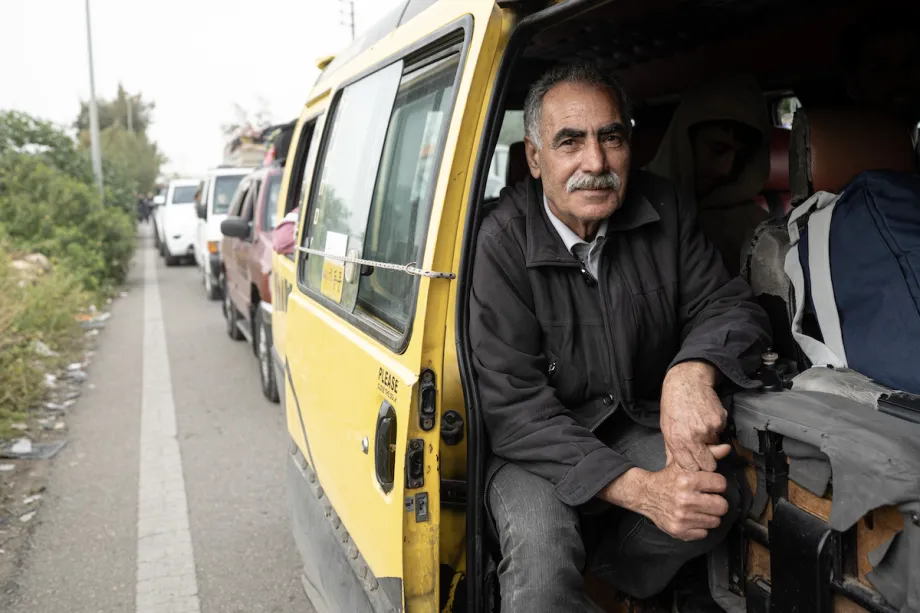 Dezenas de milhares de libaneses deslocados começaram a retornar para suas casas após serem forçados a fugir devido a ataques israelenses, após a implementação de um cessar-fogo temporário de 10 dias entre Israel e Líbano, anunciado pelo presidente dos EUA, Donald Trump, em 18 de abril de 2026. [Elif Öztürk - Agência Anadolu]