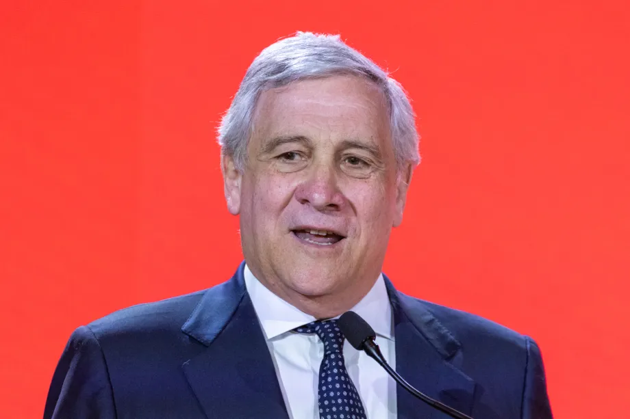 Ministro das Relações Exteriores da Itália, Antonio Tajani, em Milão, Itália, em 21 de abril de 2026. [Andrea Carrubba - Agência Anadolu]