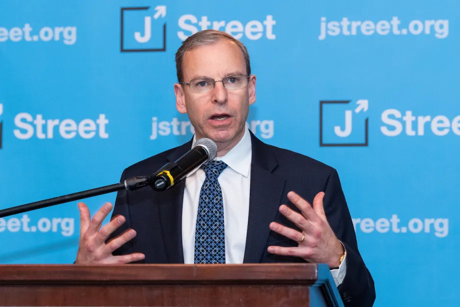 Jeremy Ben-Ami, presidente da J Street, falando na Conferência Nacional da J Street, em 15 de abril de 2018 [Michael Brochstein/SOPA Images/LightRocket via Getty Images]