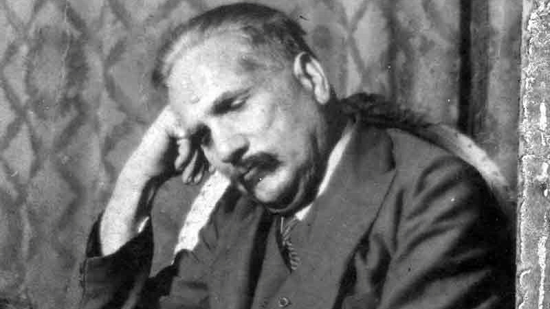 O poeta e filósofo Muhammad Iqbal fotografado na Índia em 1938. (Wikimedia Commons)