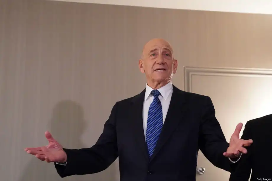 O ex-primeiro-ministro israelense Ehud Olmert. [Foto: BRYAN R. SMITH / AFP via Getty Images]