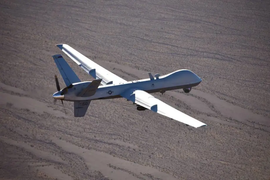 O drone MQ-9 Reaper da Força Aérea dos EUA realiza uma missão de treinamento sobre a Área de Testes e Treinamento de Nevada, no estado de Nevada, Estados Unidos. [USAF – William Rio Rosado – Agência Anadolu]