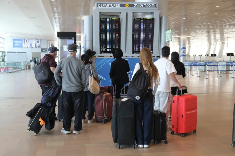 Uma visão geral mostra o Aeroporto Internacional Ben Gurion após um cessar-fogo temporário entre os Estados Unidos e o Irã, que também inclui Israel, em Tel Aviv, Israel, em 9 de abril de 2026. [Gideon Markowicz – Agência Anadolu]