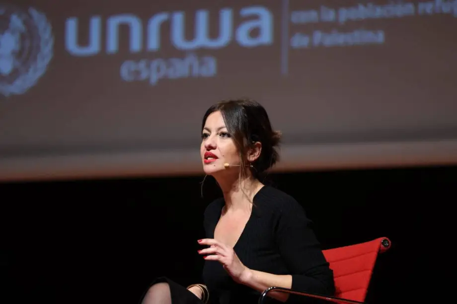 A ministra da Juventude e das Crianças, Sira Rego, durante a apresentação de “A Lullaby for Palestine”, de Marwan, no Museo Nacional Centro de Arte Reina Sofía, em Madri, Espanha, em 6 de fevereiro de 2024. [Isabel Infantes/Europa Press via Getty Images]