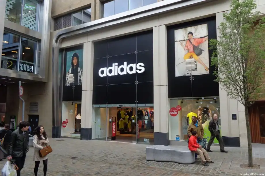 Loja da Adidas. [Mtaylor848/Wikipedia]