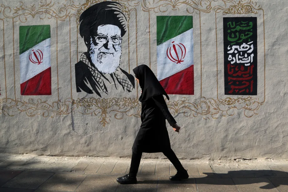 A vida cotidiana continua em Teerã, capital do Irã, em meio às tensões persistentes entre o Irã e os Estados Unidos e aos impactos das sanções americanas, em 14 de setembro de 2026. [Fatemeh Bahrami – Anadolu Agency]